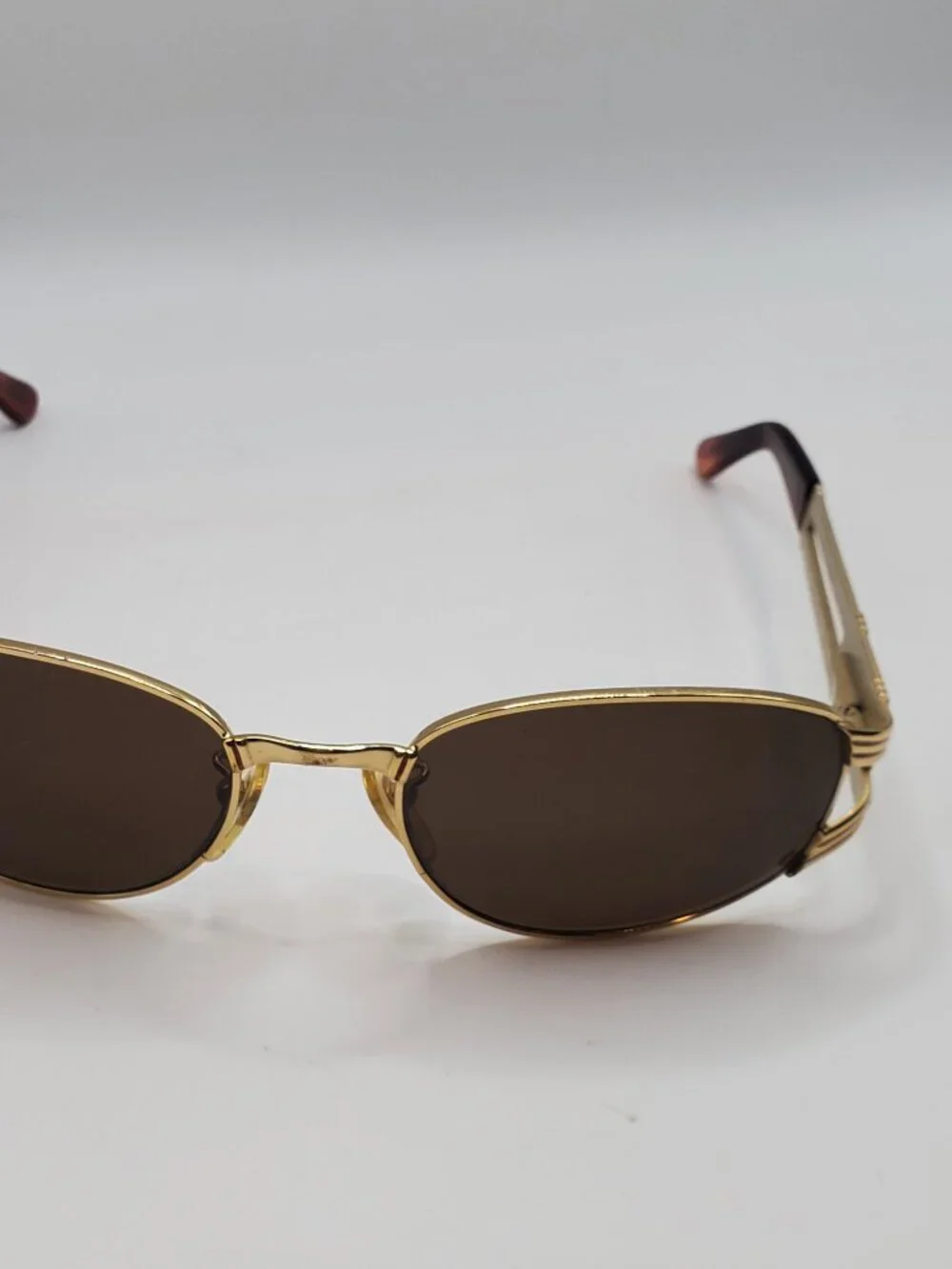 ✨ ALPHA Gold-Tone Tinted Retro Vintage Style Sunglasses + Hard Case